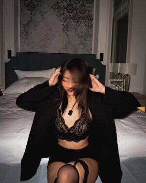 Bobby Soxer Instagram - Ur birthday bitch ❤️🎂🍾