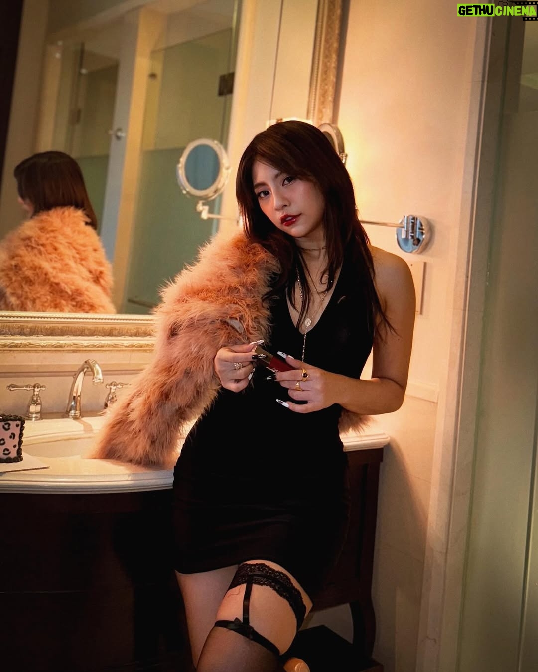 Bobby Soxer - 7K Likes - Ur birthday bitch ❤️🎂🍾