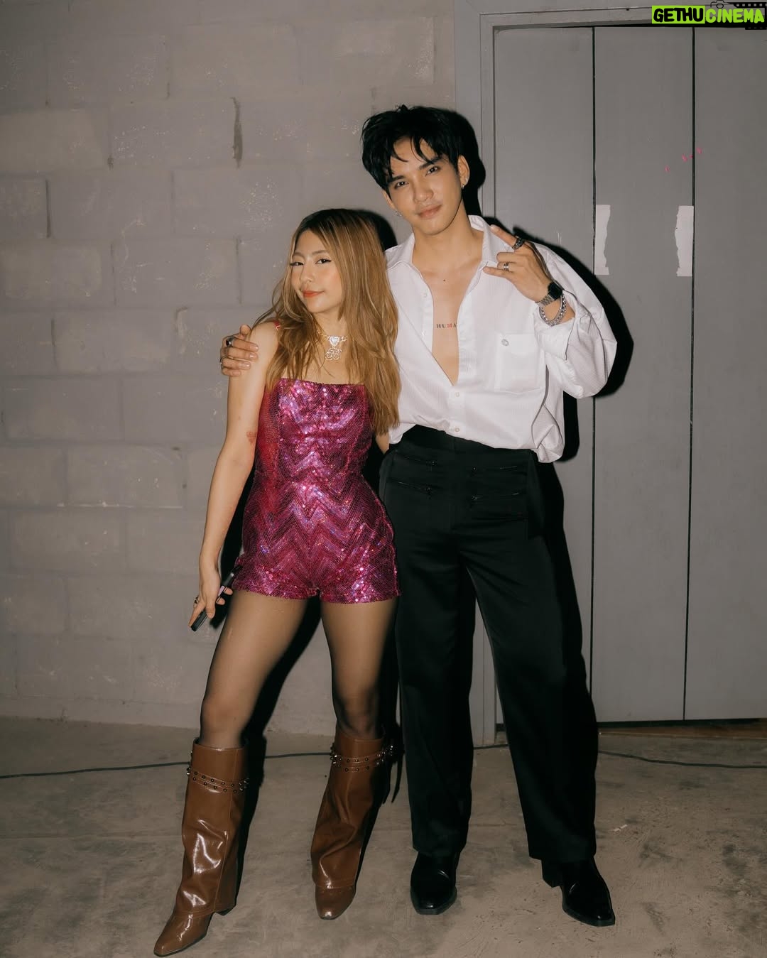 Bobby Soxer - 7.9K Likes - Meanwhile, at the backstage 🎤📸
