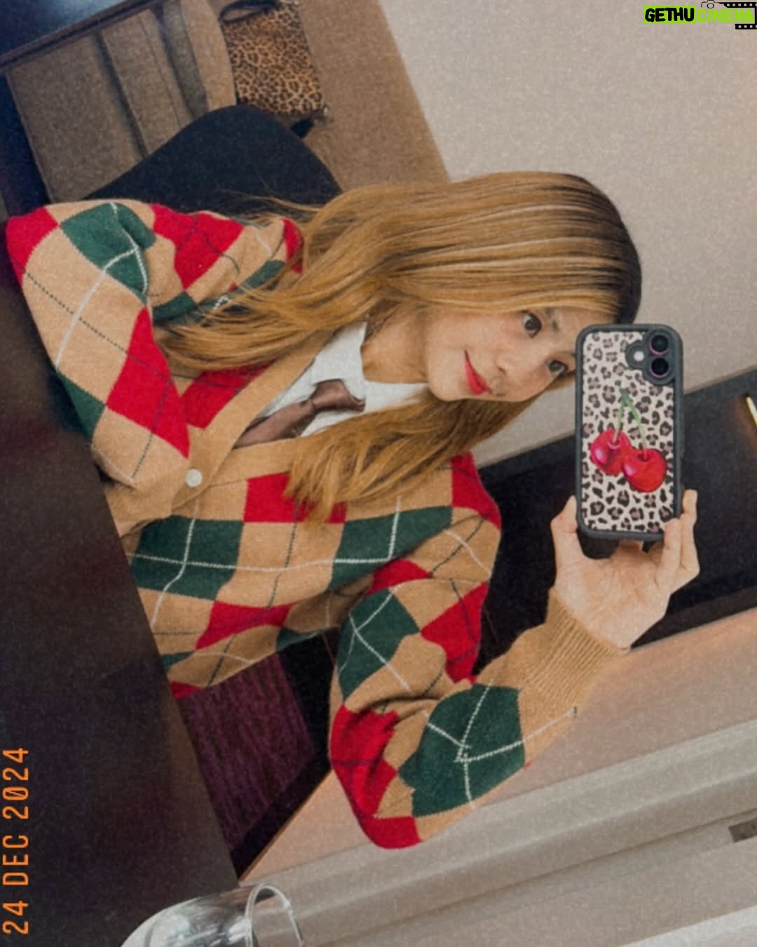Bobby Soxer - 5.2K Likes - Christmas Photo Dump 🎄📸