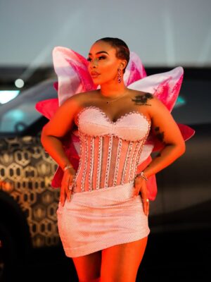 Boity Thulo Instagram - Thank you to my incredible @omodasouthafrica family for a spectacular #DurbanJuly weekend! We celebrated in true #OmodaRoyalty fashion! With the stunning @khosinkosi #Ndolvukazi C7 as the main #MarvelofMzansi 🥰🥰👌🏾👌🏾💕💕🎉🎉 #MarvelsofMzansi #ProteaPower
📸: @blaq_smith
👗: @otiz_seflo
💇🏾♀️: @sonnymagic_hair
💄: @vollashmakeup