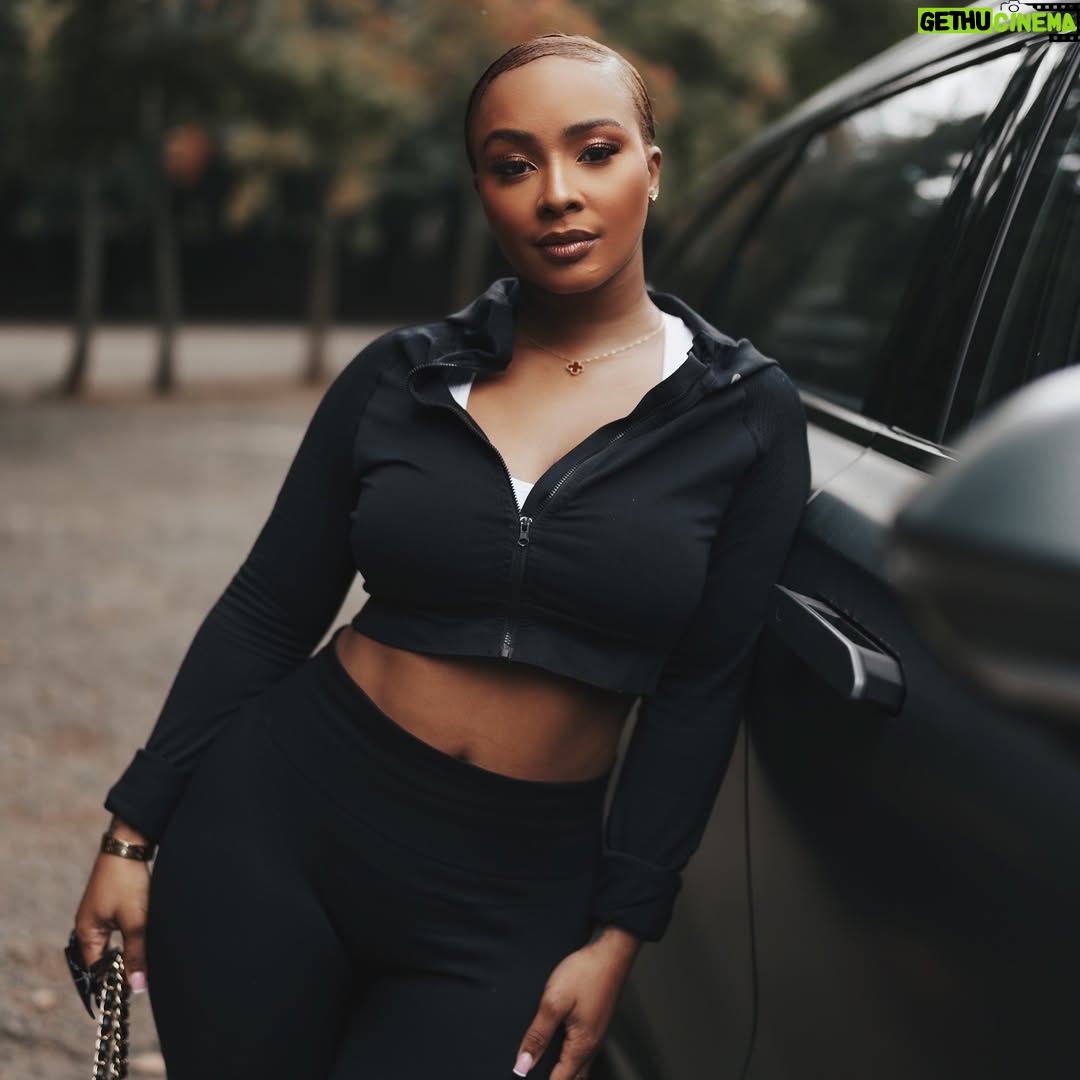 Boity Thulo - 88.2K Likes - Way above it! #BigBodyWhip 😏😎 #OmodaC9 #BoityxOmoda @omodasouthafrica

📸: @setlifestudiossa