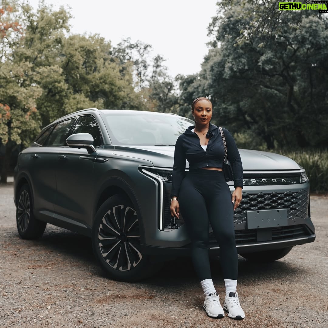 Boity Thulo - 88.2K Likes - Way above it! #BigBodyWhip 😏😎 #OmodaC9 #BoityxOmoda @omodasouthafrica

📸: @setlifestudiossa