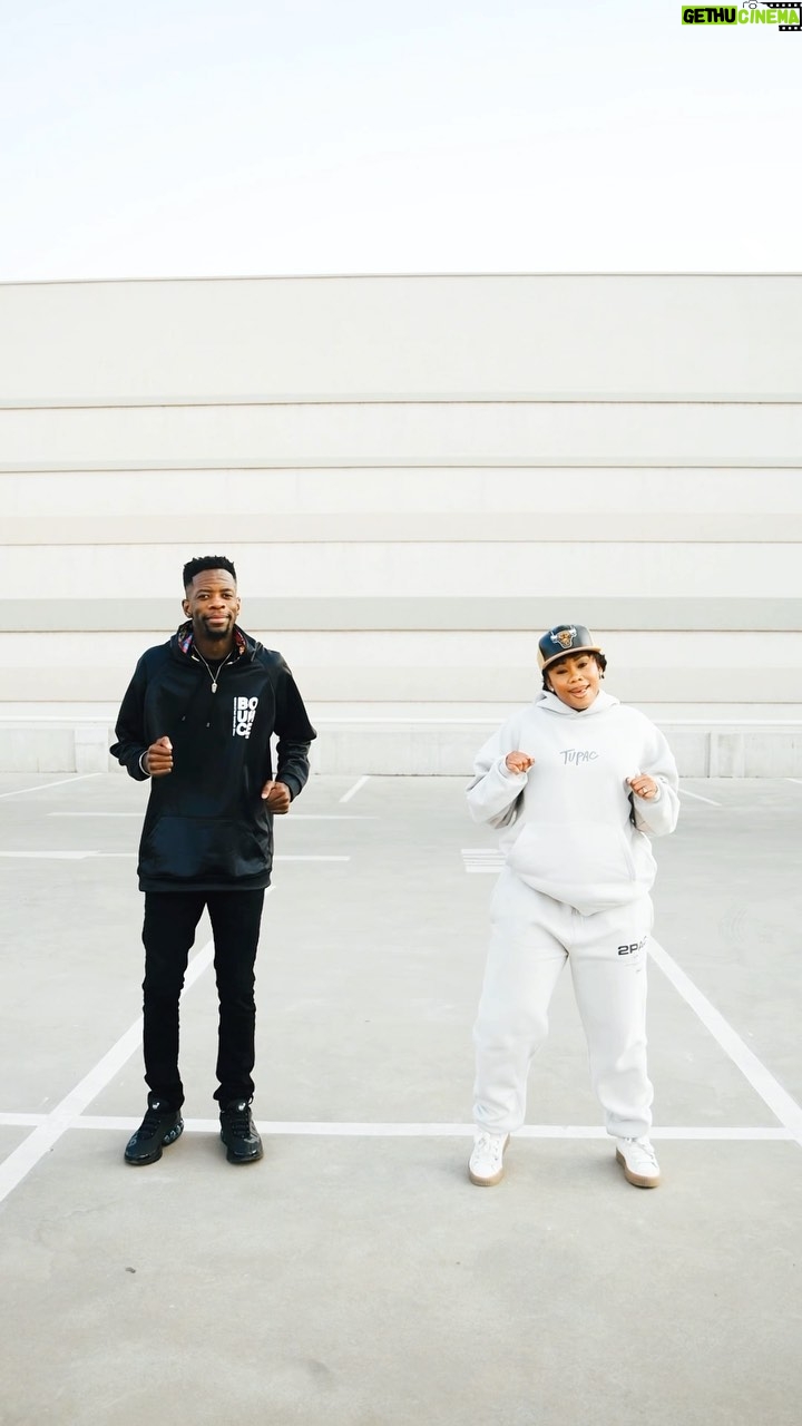 Bontle Modiselle - 313.2K Likes - ROBONTLE X3 🚦🔥🐝 

🎥: @kdontmiss_ 
#RobotBoii #BontleM #ManziNte #ManziNteDanceChallenge