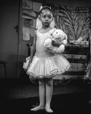 Bontle Modiselle Instagram - The apple isn’t falling from this tree 🥹❤️

Just like her mama. I started here too. Foundation is everything. Discipline is key. So I’m really looking forward to see where this goes if she continues to choose dance. No matter the expression, I’m happy as long as she wants it for herself 🥺

Daddy @priddy_ugly…look at your girl 🥰 

Also frame 12?! Sassy little miss 😌