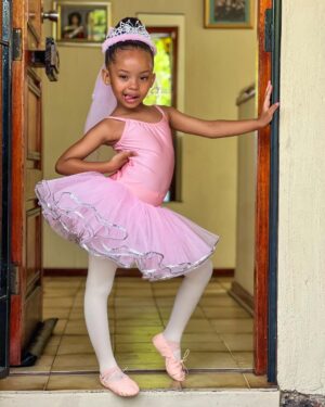 Bontle Modiselle Instagram - The apple isn’t falling from this tree 🥹❤️

Just like her mama. I started here too. Foundation is everything. Discipline is key. So I’m really looking forward to see where this goes if she continues to choose dance. No matter the expression, I’m happy as long as she wants it for herself 🥺

Daddy @priddy_ugly…look at your girl 🥰 

Also frame 12?! Sassy little miss 😌