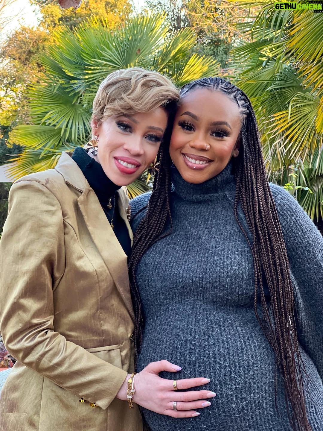 Bontle Modiselle - 324.9K Likes - Big sis gave us a reason to look nice, get together & celebrate her 🥹🎉

…will soon share more from this special day.

With love, Zizi’s World ❤️