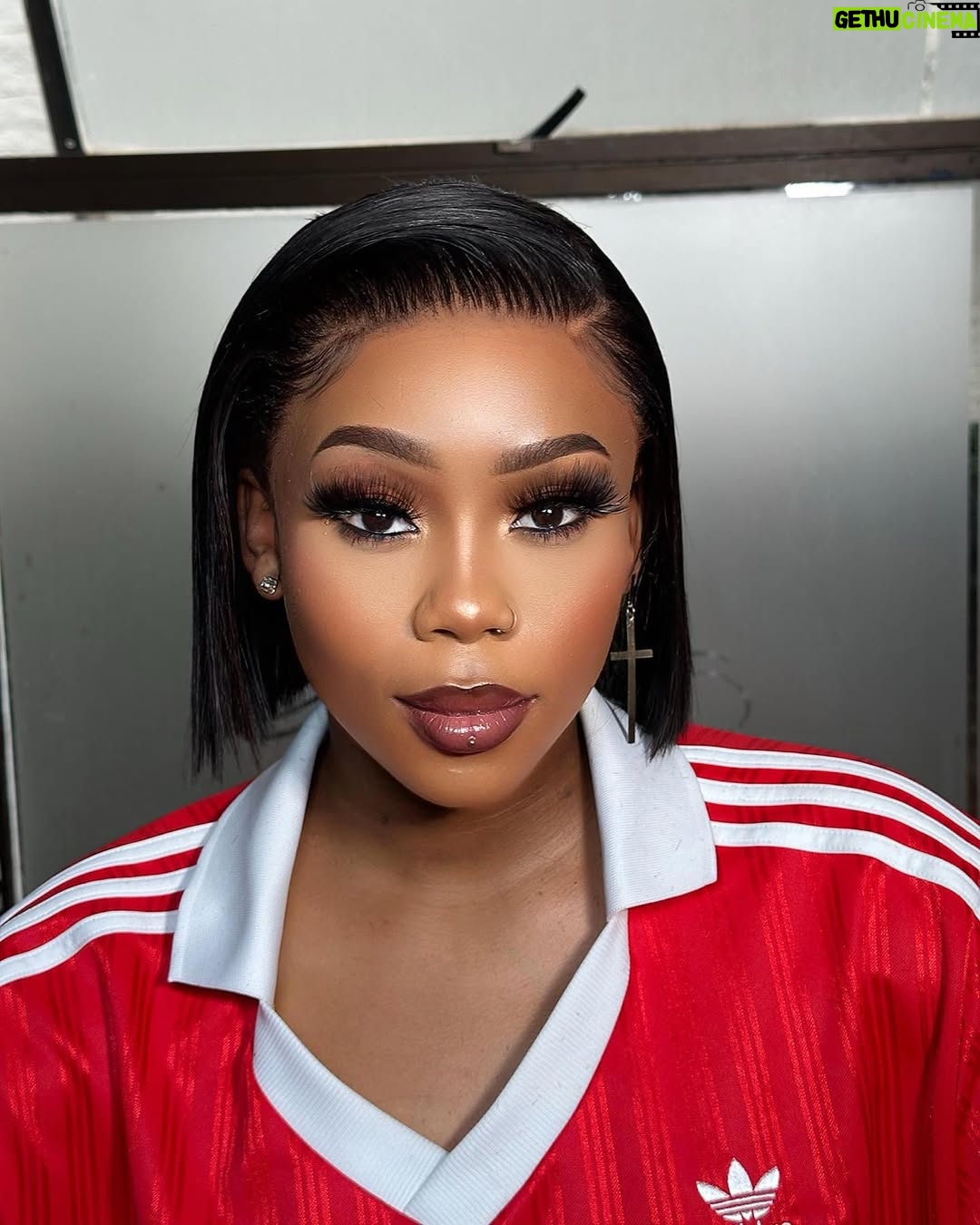 Bontle Modiselle - 217.6K Likes - We’re Glowing…with a look to match! ✨🌸 

Thank you @sarhaphairline for your special touch 😍