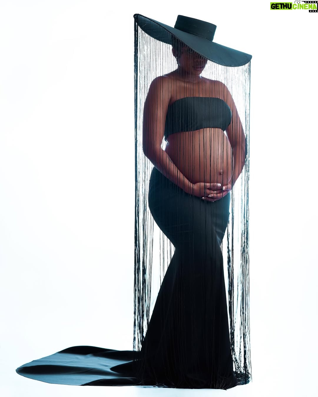 Bontle Modiselle - 318.7K Likes - Spotlight on grace, a sacred dance within begins, where life and love intertwine. Thank you God 🖤💫

Studio: @great_conceptsstudios 
Photography by: @_emmy.photography 
Dressed by: @mianodesigns 
Hat by: @houseofsass_sa 
Make up & Hair by: @sarhaphairline 

I’m so grateful to everyone who collaborated with us on the stunning images you’re yet to see 🥹🤍. Thank you for your support, your patience, your pure love and care. 

I especially want to say thank you to @siyabunny for allowing us into your breathtakingly beautiful creative space @great_conceptsstudios - what a gem (both you and your space) ✨💫