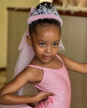 Bontle Modiselle Instagram - The apple isn’t falling from this tree 🥹❤️

Just like her mama. I started here too. Foundation is everything. Discipline is key. So I’m really looking forward to see where this goes if she continues to choose dance. No matter the expression, I’m happy as long as she wants it for herself 🥺

Daddy @priddy_ugly…look at your girl 🥰 

Also frame 12?! Sassy little miss 😌