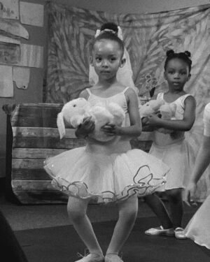 Bontle Modiselle Instagram - The apple isn’t falling from this tree 🥹❤️

Just like her mama. I started here too. Foundation is everything. Discipline is key. So I’m really looking forward to see where this goes if she continues to choose dance. No matter the expression, I’m happy as long as she wants it for herself 🥺

Daddy @priddy_ugly…look at your girl 🥰 

Also frame 12?! Sassy little miss 😌