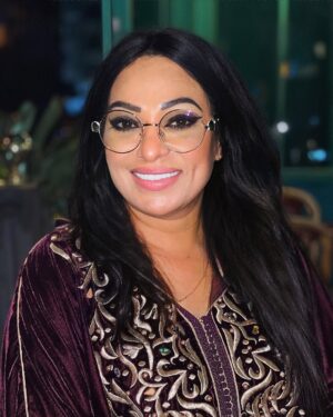 Bouchra Ahrich Instagram - لو ان القلوب تهدى، لأهديتكم قلبي،ولكن قلبي ملك ربي،فهل يكفيكم في الله حبي 💛🤍 #رمضان_شهر_الخير #كل_عام_وانتم_بخير #العشر_الاوائل #المملكة_المغربية #بشرى_اهريش #شهر_الخير #احبكم_في_الله