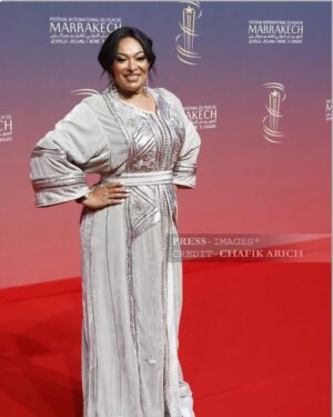 Bouchra Ahrich Instagram - حفل افتتاح المهرجان الدولي للفيلم بمراكش الدورة 21
Festival international du film de Marrakech
Dresse by : @kobeite_mounia
Make up and hair : @maison_hazzat
Bijoux : @goldoudaoud
Location: Marrakech