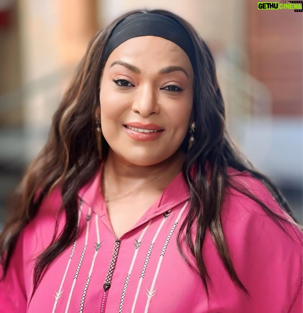 Bouchra Ahrich - 3.6K Likes - عندما نتقمص شخصية جديدة في السينما، يعني ذلك أننا ندخل عميقاً في تفاصيل هذه الشخصية نفهم خلفيتها، مشاعرها، دوافعها، وطريقة تصرفها. كأننا نعيش حياتها مؤقتاً. الممثل لا يكتفي بقراءة النص فقط، بل يحاول أن يُجسّد الشخصية بكل تفاصيلها النفسية والجسدية من طريقة الكلام إلى تعبيرات الوجه #سينما #أفلام #تصوير #بشرى_اهريش #الفن #المملكة_المغربية #احبكم 🎥🎬🎞️