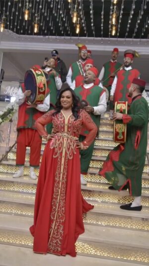 Bouchra Ahrich Instagram - عش في حدود يومك فلا الماضي بآلامه وأفراحه يعيد لك البسمة أو الدمعة، ولا المستقبل في جفوته أو بسمته يسعدك فاسعد في لحظتك الآن. @mounia_ramsis @groupe_touzani_bola_bola @souka_hair_style @amine_castor @niema_saadi @7layali_events