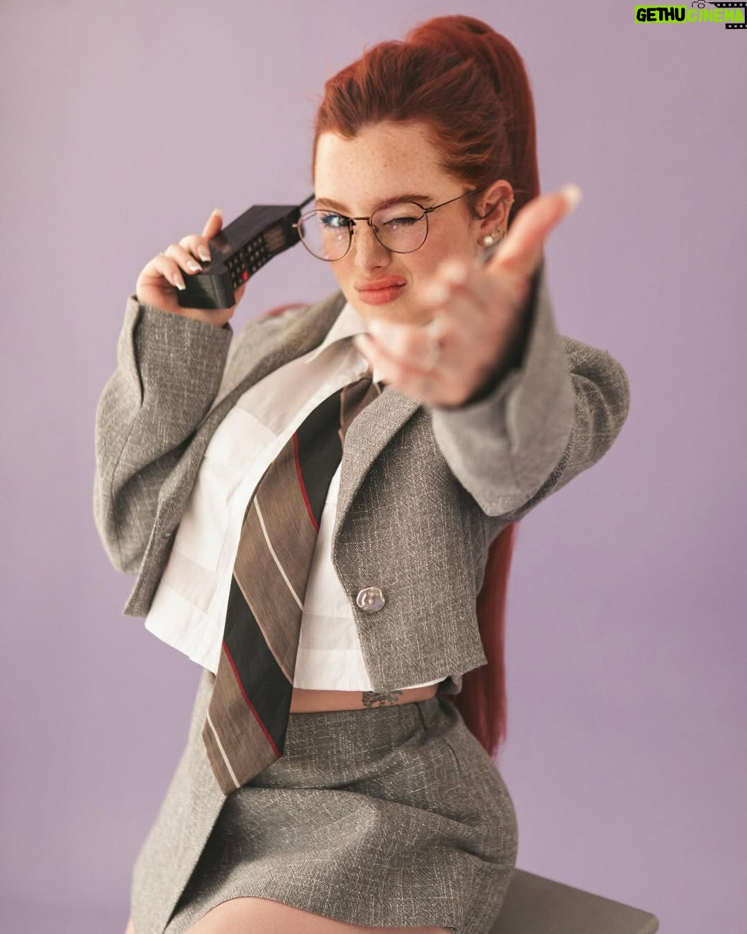 Brigitte Bozzo - 637.3K Likes - Verte bailando se va a caer el cieloooo….. 💜💜💜
.
.
By: @joseindart 
Stylist: @pitufinalau @laustyling 
Makeup: @aleromua