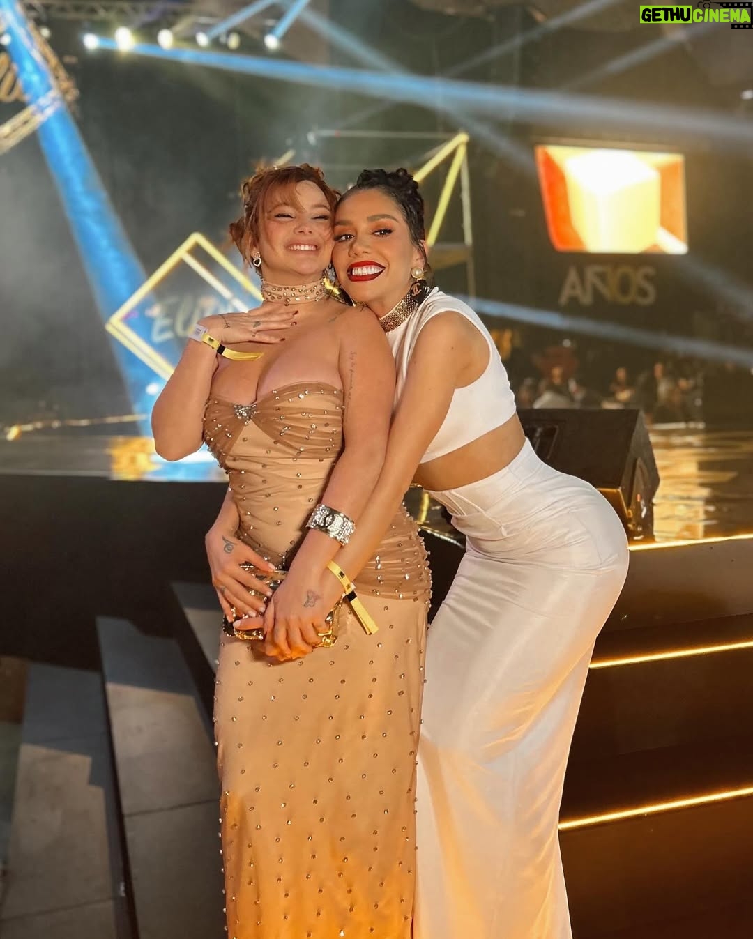 Brigitte Bozzo - 456.8K Likes - Por aquí pasé por los premios Eliot 👀 me viste? 🫣🌷
.
. 
Make up: @leilanimoralesss 
Hair: @hairbray_ 
Stylist: @pitufinalau 
Dress: @amalia_leyvaa