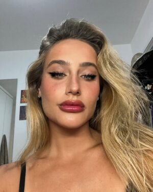 Bruna Griphao Instagram - quem tem tem ✨