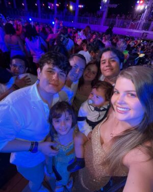 Brunella Horna Instagram - Año nuevo ✨🫶🏼🤍