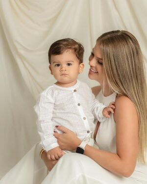 Brunella Horna Instagram - Feliz día a todas las mamás 🤍
Disfrutaré mi día con el amor de mi vida. Eres lo mejor que me pudo pasar, te amo hasta el infinito 🫶🏼