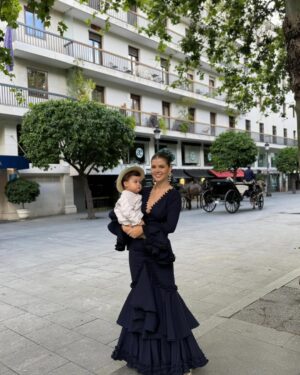 Brunella Horna Instagram - Sevilla con mis amores 🤍