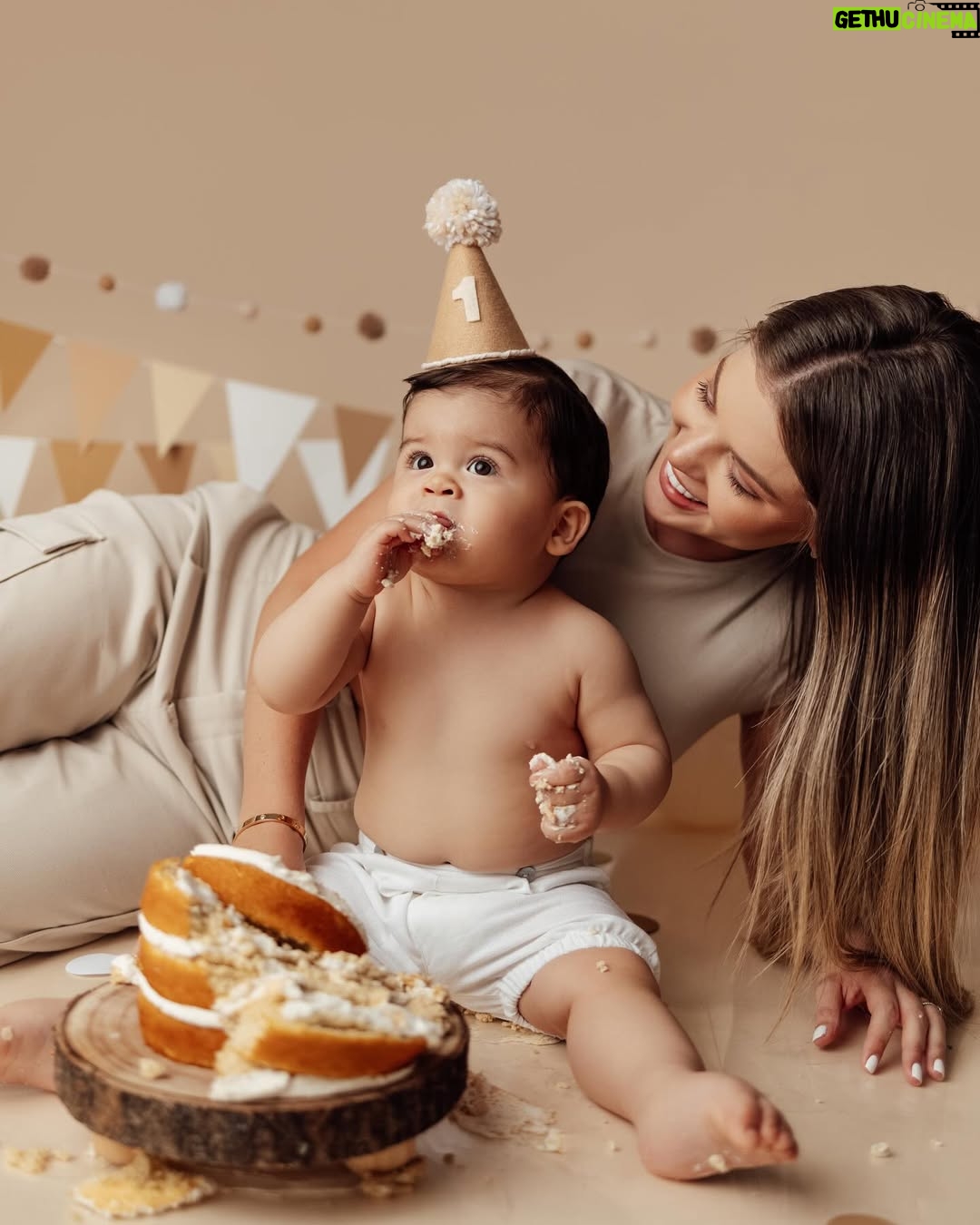 Brunella Horna - 58.6K Likes - Feliz cumpleaños Alessio. El mejor año de mi vida, te soñé con todas mis fuerzas y llegaste a darme tanto amor, felicidad, a que mis días sean perfectos 🫶🏻
Eres lo mejor que me ha pasado, mi sueño hecho realidad.
Te amo hasta el infinito mi niño 🤍
