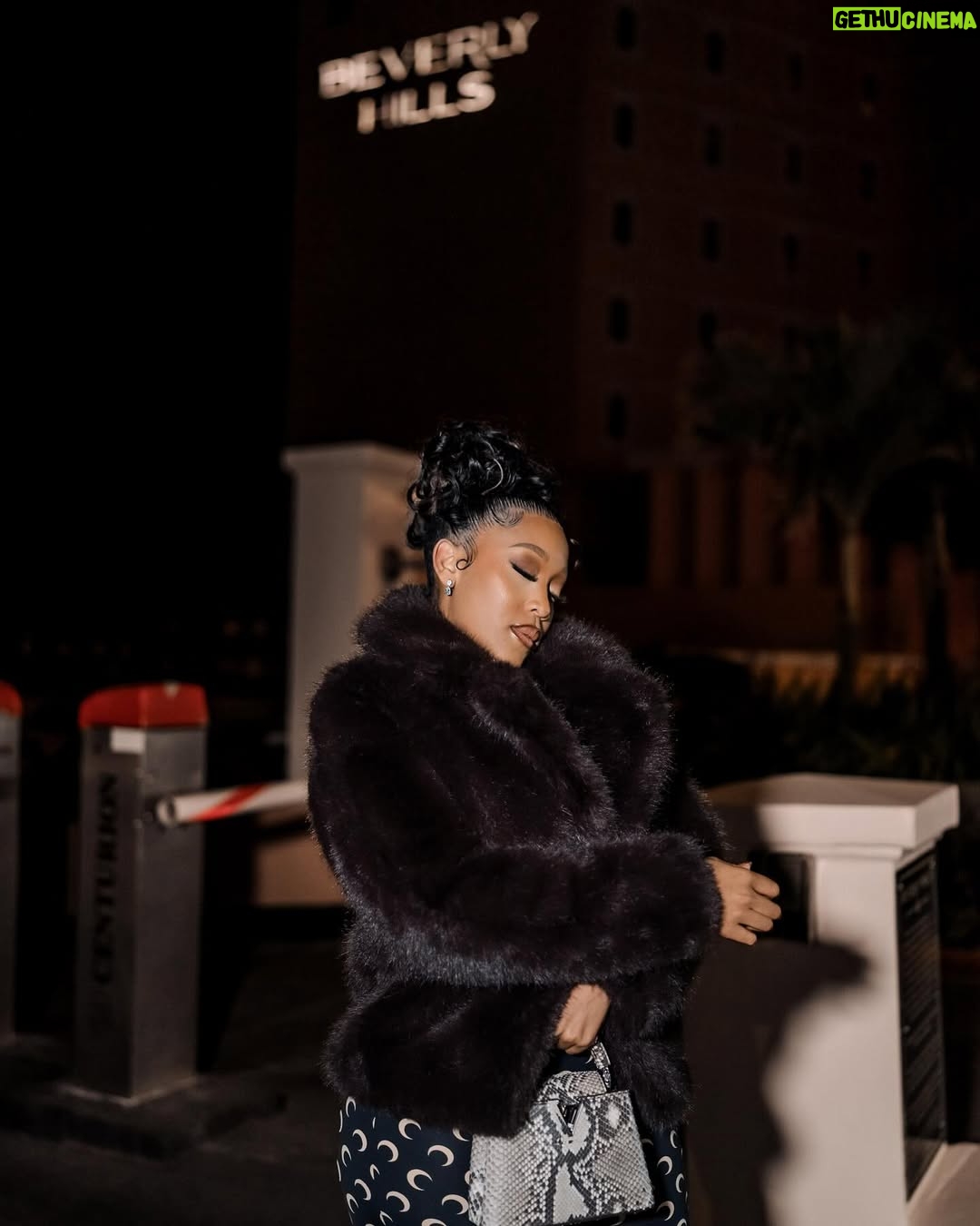 Buhle Samuels - 60.8K Likes - The 011 in the 031 🤌🏾

📷 @raelsilver_rs 
💇🏽‍♀️ @dolcelooks