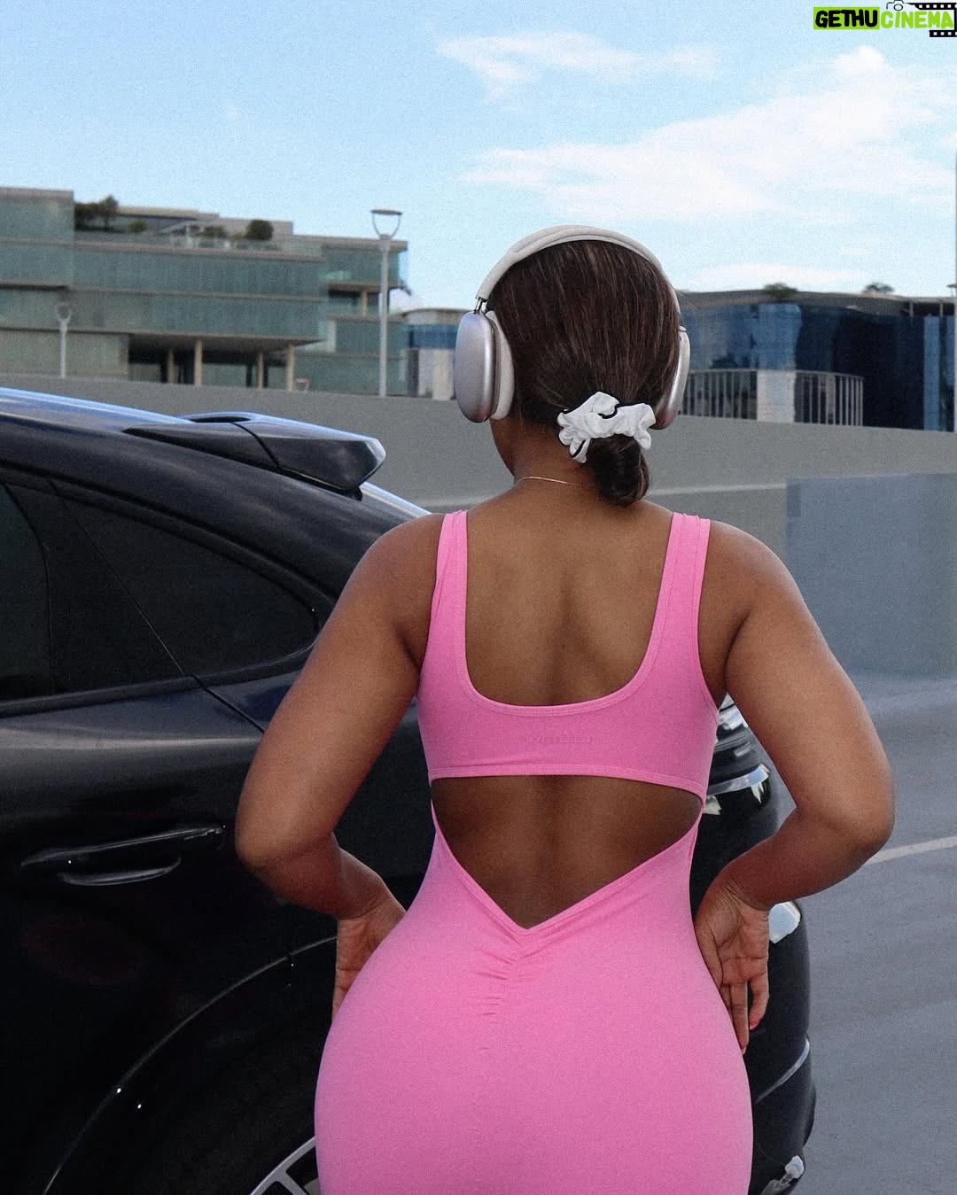 Buhle Samuels - 51.4K Likes - CUTESY 🎀 @FashionNova 

🔎 Body Burn Super Soft Active Jumpsuit