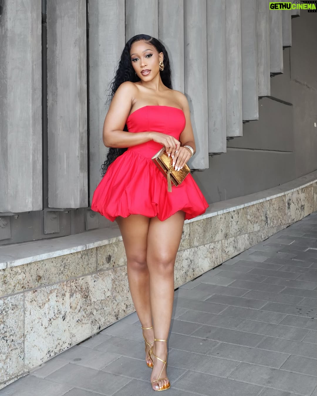Buhle Samuels - 77.6K Likes - Top 2 and i ain’t number 2 @Fashionnova 

🔍 A Night in Paris Bubble Mini Dress