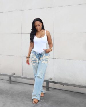 Buhle Samuels Instagram - Slide in…
Hair: @dolcelooks