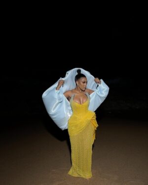 Buhle Samuels Instagram - High Tide ⚠️ 🌊
Dress: @willetdesignscouture
💇🏽♀️ : @dolcelooks
💄 : @queencsbeautybooth
📷@raelsilver_rs