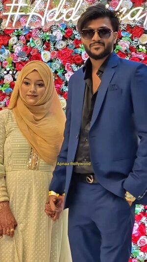 Bushhh Khan Instagram - Pride to hold hands in public ♥️ TAG UR 👫
.
.
Video credit @apnaabollywood 
.
.
#explore #explorepage #trendingreels #trending #trendingnow #viralvideos #viralreels #viralvideo #viral #couple #couples #couplegoals #love #lovequotes #romantic #celebrity #husband #husbandandwife #wife #ibbush #ibbubhai