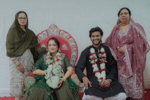 Bushhh Khan Instagram - गोद भराई ke beautifull moments ♥️😍 vlog youtube pe post hai link brapdcast channel me hain !
.
.
click by @ms_photography_mumbai 
.
.
#babyshower #ibbush