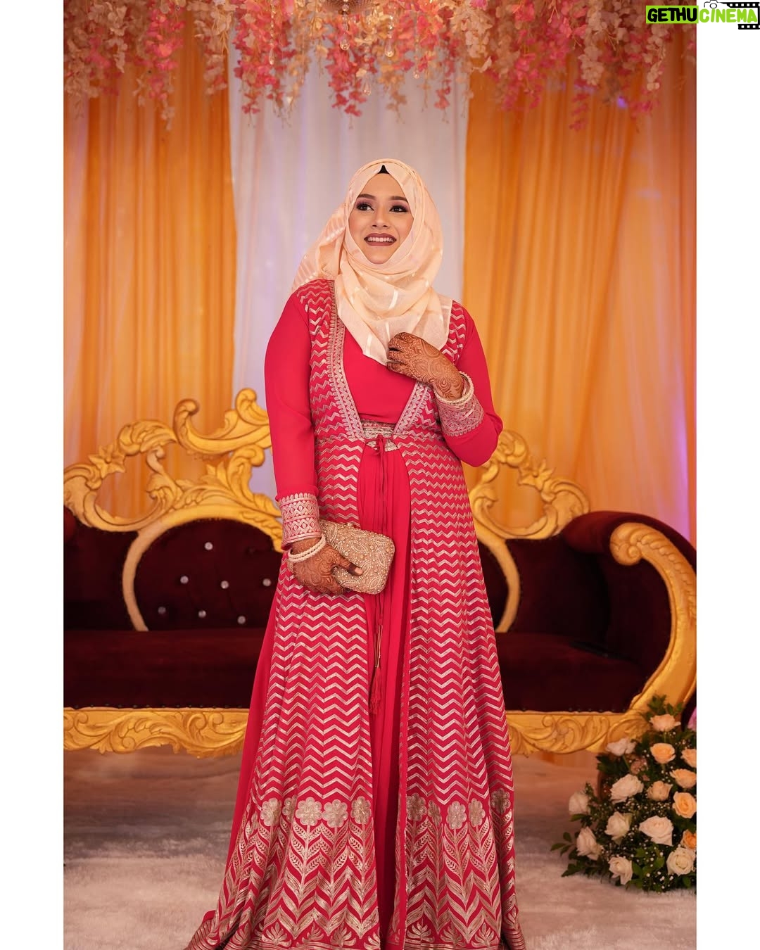Bushhh Khan - 84.4K Likes - Mohabbat❤️ #ibbush 
.
.
Outfit design by : @irminfashion