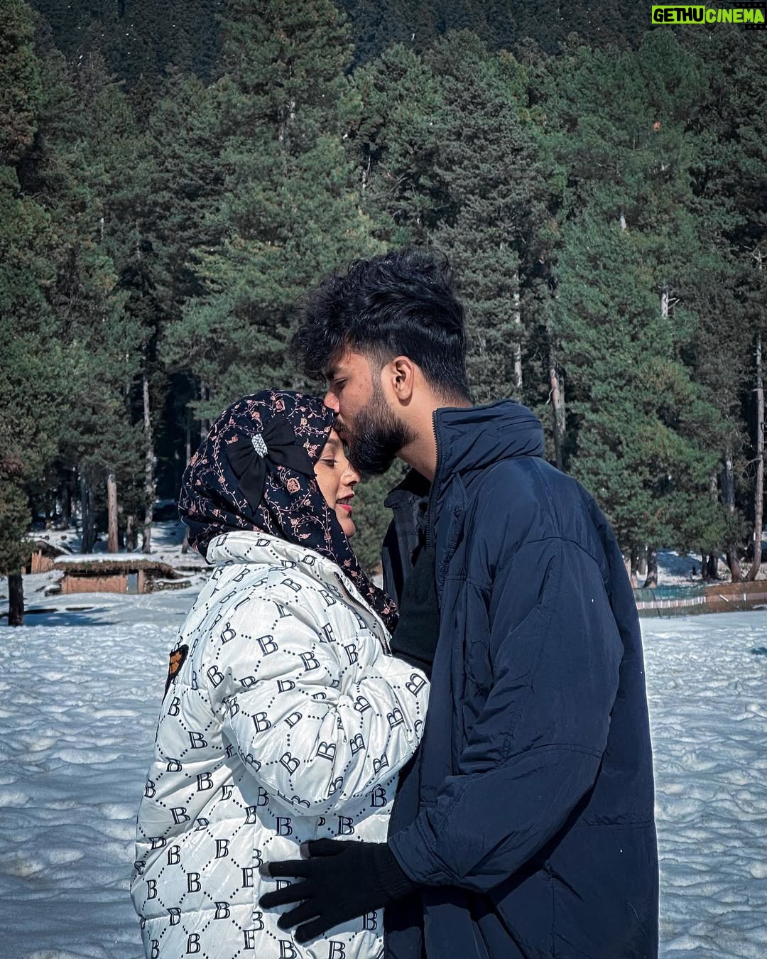 Bushhh Khan - 154.9K Likes - Kashmir ❤️😍 #ibbush 
.
.
#kashmir #love