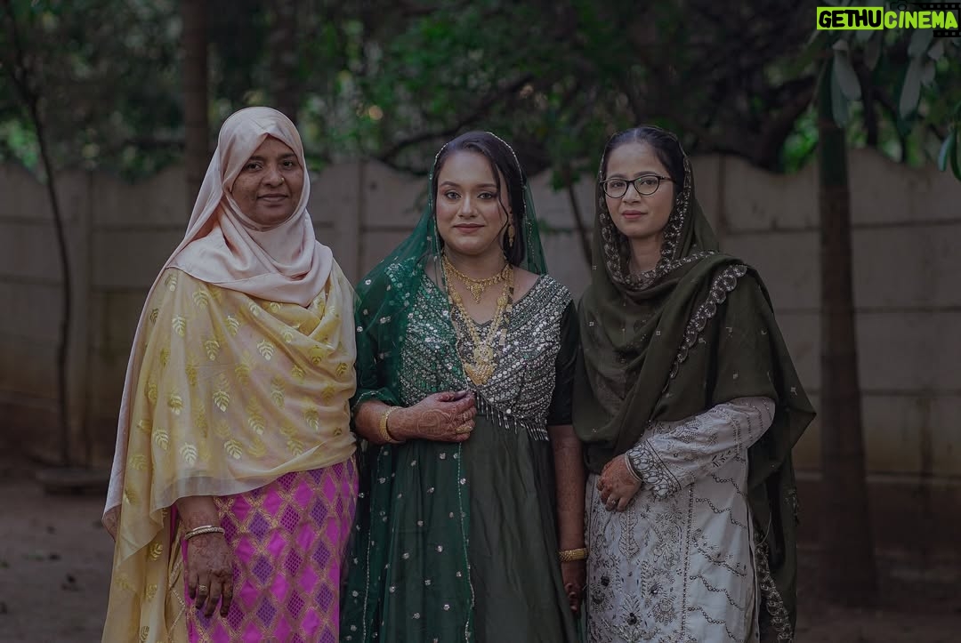 Bushhh Khan - 215.6K Likes - गोद भराई ke beautifull moments ♥️😍 vlog youtube pe post hai link brapdcast channel me hain !
.
.
click by @ms_photography_mumbai 
.
.
#babyshower #ibbush