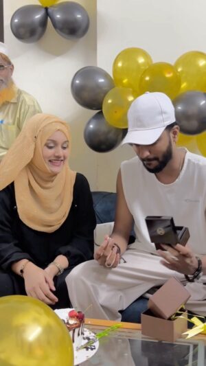 Bushhh Khan Instagram - Something special ❤️
.
.
#diamondring #birthdaygift #birthday #viralvideos #viral #ibbush #ibbubhai #couple #couplegoals #trendingreels #trending #love
