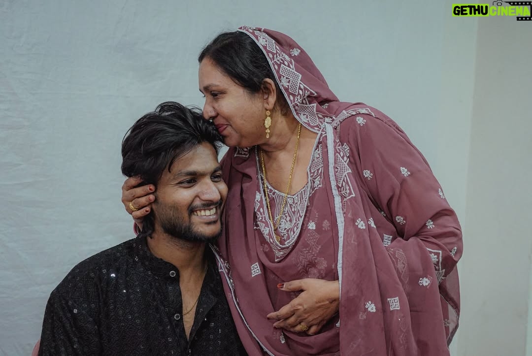 Bushhh Khan - 215.6K Likes - गोद भराई ke beautifull moments ♥️😍 vlog youtube pe post hai link brapdcast channel me hain !
.
.
click by @ms_photography_mumbai 
.
.
#babyshower #ibbush
