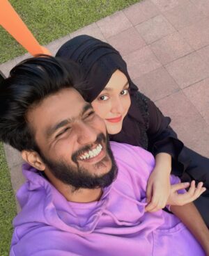 Bushhh Khan Instagram - Apne pyaar ke pass haar koi baccha ban jata hai❤️🌍 
And it’s true 🫣