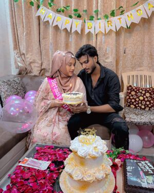 Bushhh Khan Instagram - Happy birthday to me 🎂
.
(All about yesterday night)
.
Swipe 👉