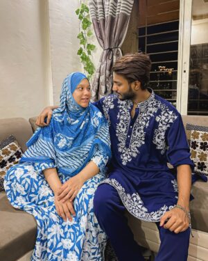 Bushhh Khan Instagram - Roses Are Red & Sky Is Blue 💙 Bu Baby I Love You 😜
.
.
Outfit By @paak.pehnawa.mens 
.
.
#explore #explorepage #exploring #explorer #couples #couple #cutecouple #couplegoals #cute #romantic #islamiccouple #muslims #kurtapajama #kurta #love #fashion #trending #viral #ibbush