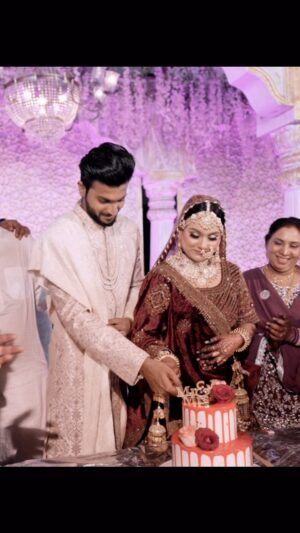 Bushhh Khan Instagram - Happy Anniversary Humsafar ♥️🥹 This Song Is 4 U 🥰

Music Video Link In My Bio
.
.
#explore #explorepage #trending #trendingreels #viralvideos #viralreels #viral #anniversary #wedding #couplegoals #couple #ibbush #love