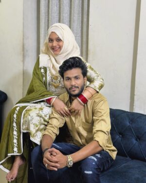 Bushhh Khan Instagram - Rab ne bana di jodi❤️🙈💍
.
.
#ibbush #ibbubhai #trending #viral #couple #couplegoals #love