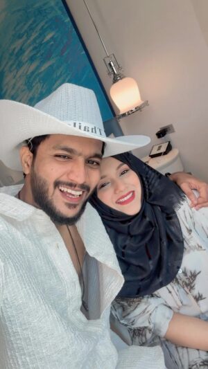 Bushhh Khan Instagram - Perfect lyrics❤️🙈 #ibbush 
.
.
#couple #romantic #trending #viral #love