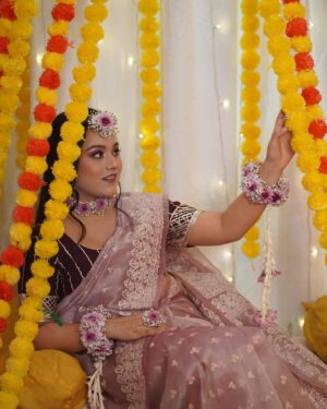 Bushhh Khan Instagram - Haldi Day💜
.
.
#ibbushkishadi