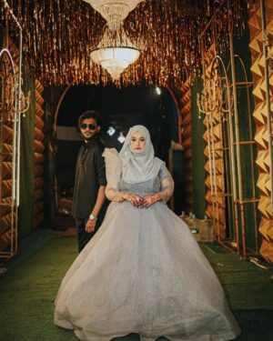 Bushhh Khan Instagram - Do Dil 💞
——————
#explore #explorepage #love #ibbush #couple #couplegoals #trending #romantic #lovestory #cute #outfit #gown