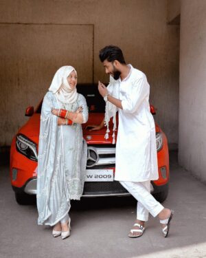 Bushhh Khan Instagram - Mere haath mein tere naam ki mehndi🙈😍 #ibbush