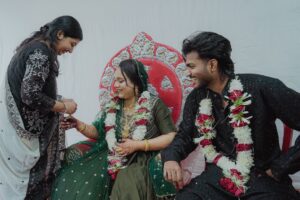 Bushhh Khan Instagram - गोद भराई ke beautifull moments ♥️😍 vlog youtube pe post hai link brapdcast channel me hain !
.
.
click by @ms_photography_mumbai 
.
.
#babyshower #ibbush