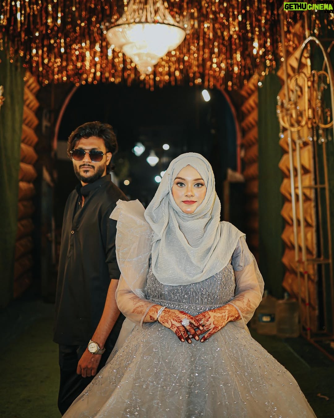 Bushhh Khan - 72.2K Likes - Do Dil 💞
——————
#explore #explorepage #love #ibbush #couple #couplegoals #trending #romantic #lovestory #cute #outfit #gown