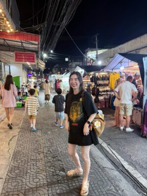 Butsakon Tantiphana Instagram - สักหน่อย เดี๋ยวเค้าจะหาว่าเรามาไม่ถึง 🗿🦪
#dignehongmanop #phakdibodin
#HongmanopHome #เปิดบ้านหงษ์มานพ
7years8months22daysold
@captainpu @dignehongmanop